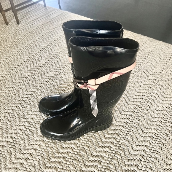 Pre-Owned Authentic Burberry Women's Nova Belt Rainboots - Size 37 - Picture 6 of 15
